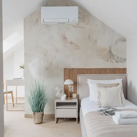 Muse By Staylab Lägenhetshotell Kraków