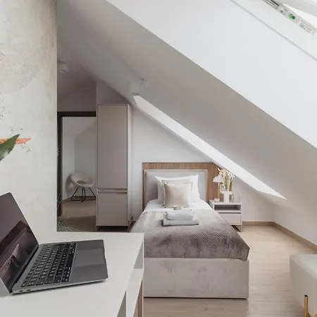 Muse By Staylab 4*